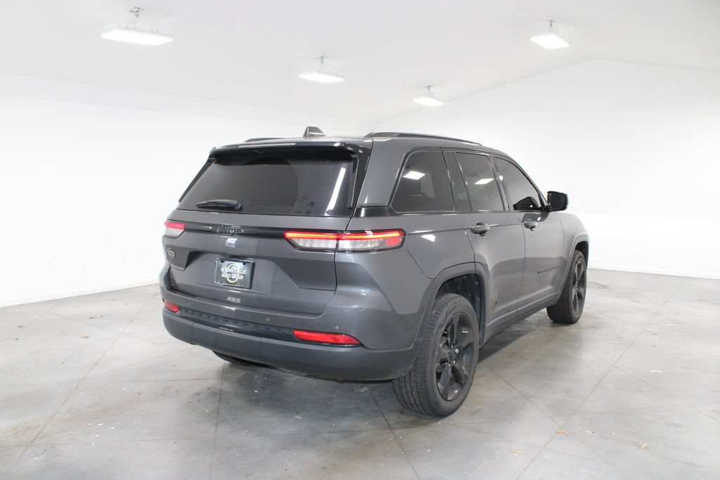 Used 2022 Jeep Grand Cherokee Altitude RWD image 10