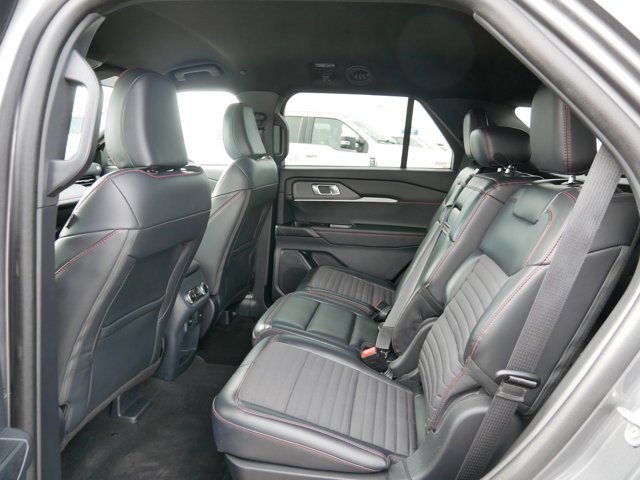 Certified 2025 Ford Explorer ST-Line w/ ST-Line Street Pack image 12