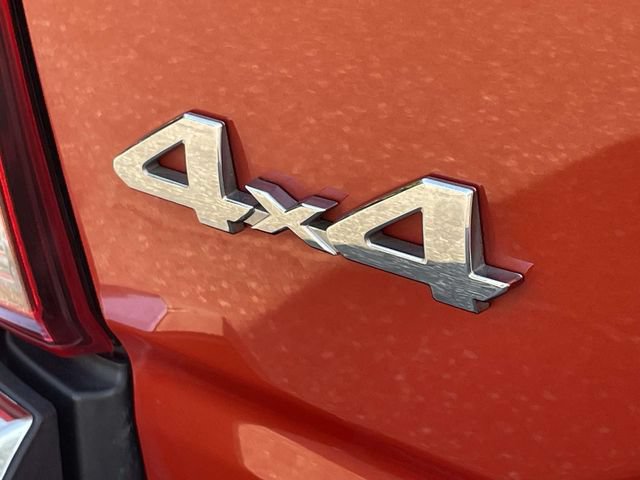 Used 2018 Toyota Tacoma SR5 AWD/4WD image 8