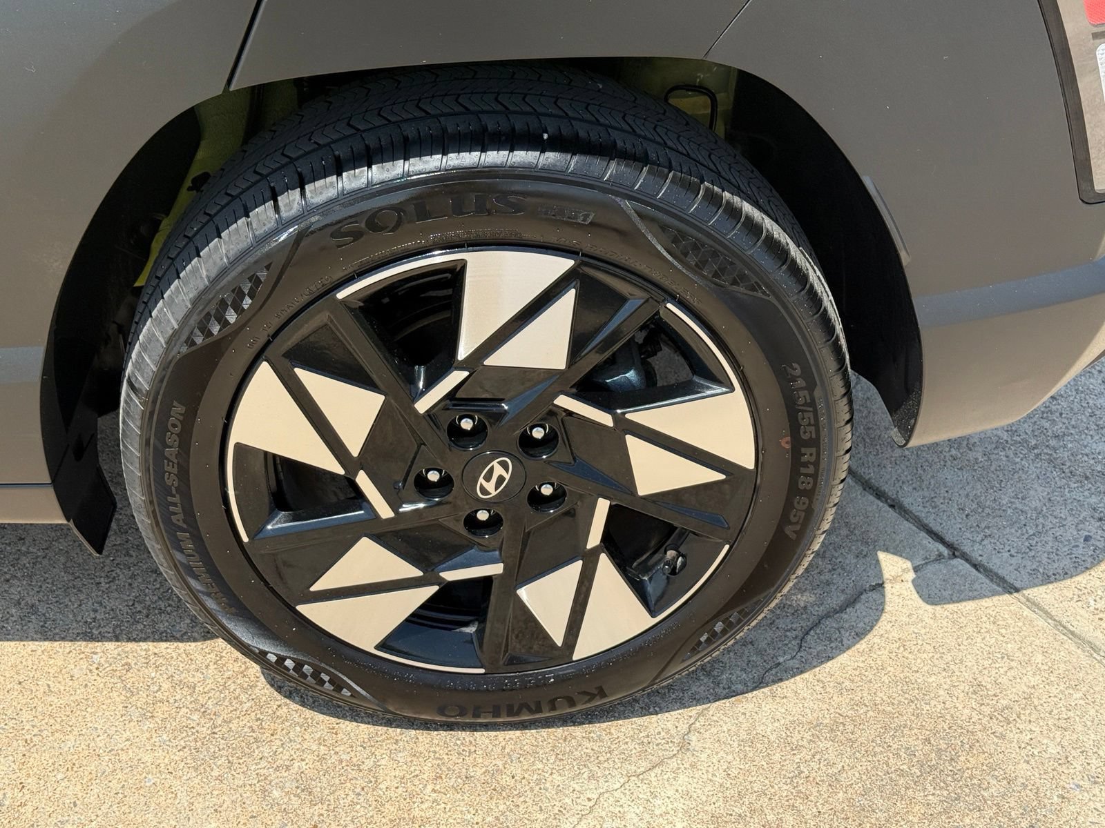 Used 2025 Hyundai Kona SEL FWD image 9