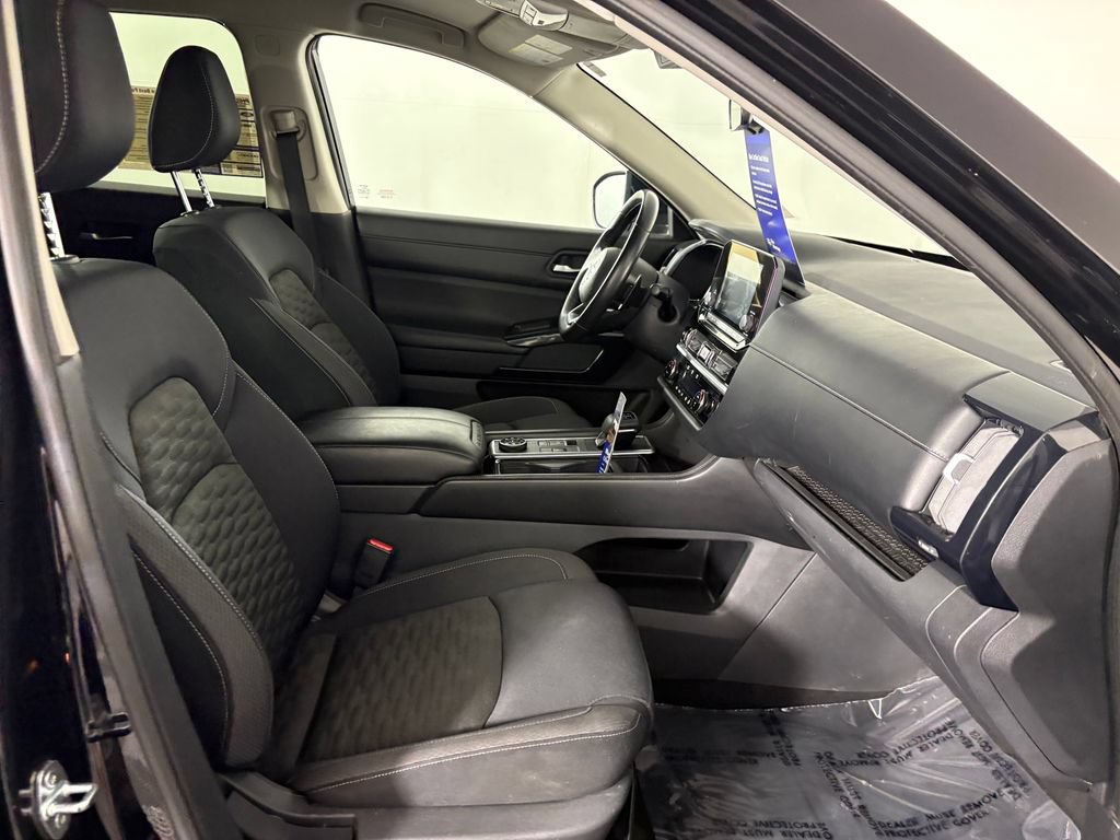 Used 2022 Nissan Pathfinder SV AWD/4WD image 37