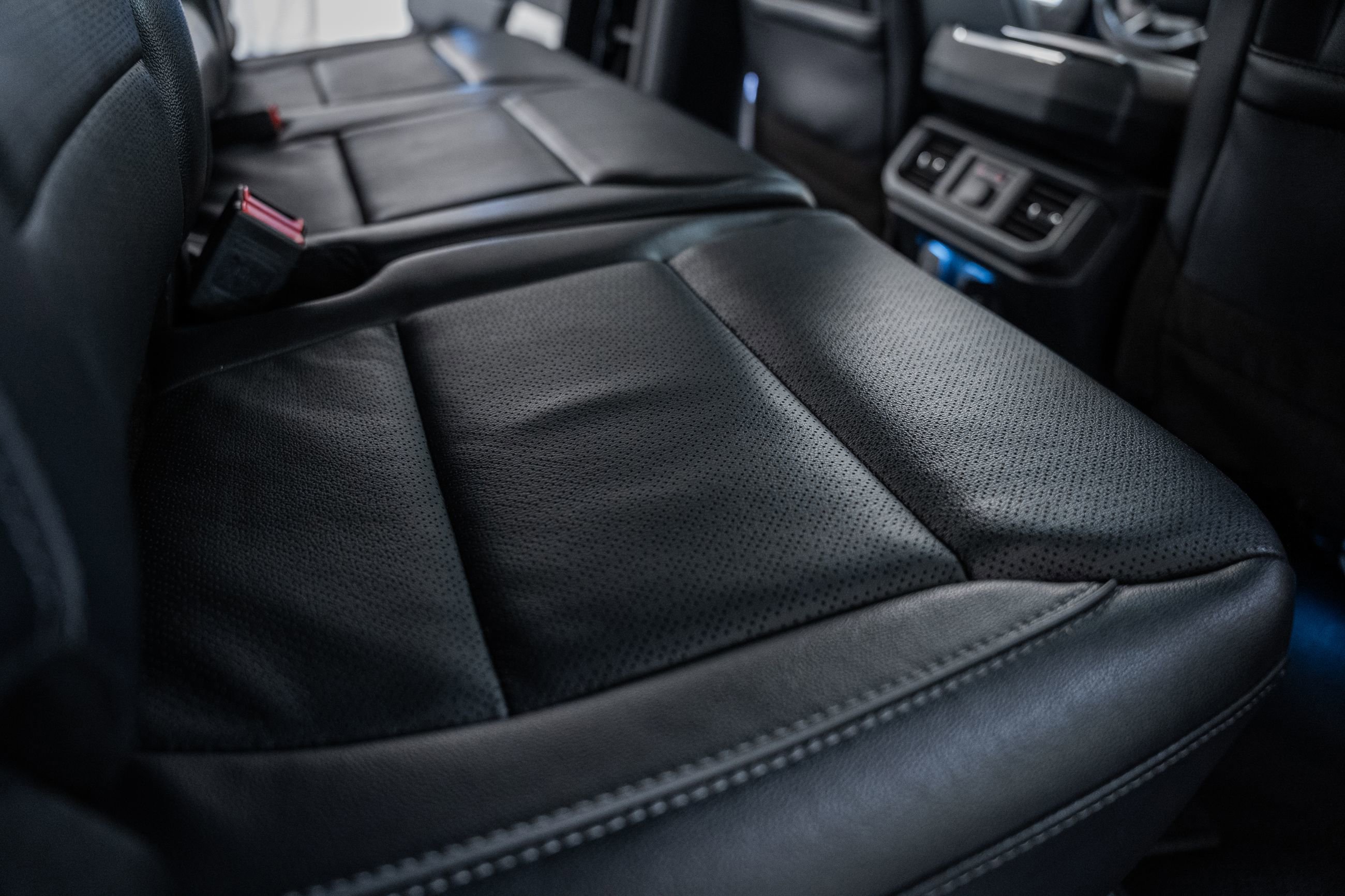 Certified 2024 Ford F150 Lariat w/ Equipment Group 502A High image 40