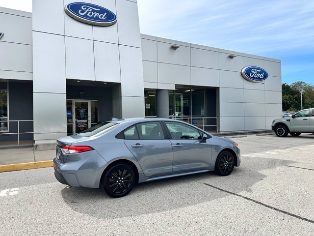 Used 2025 Toyota Corolla LE FWD image 19