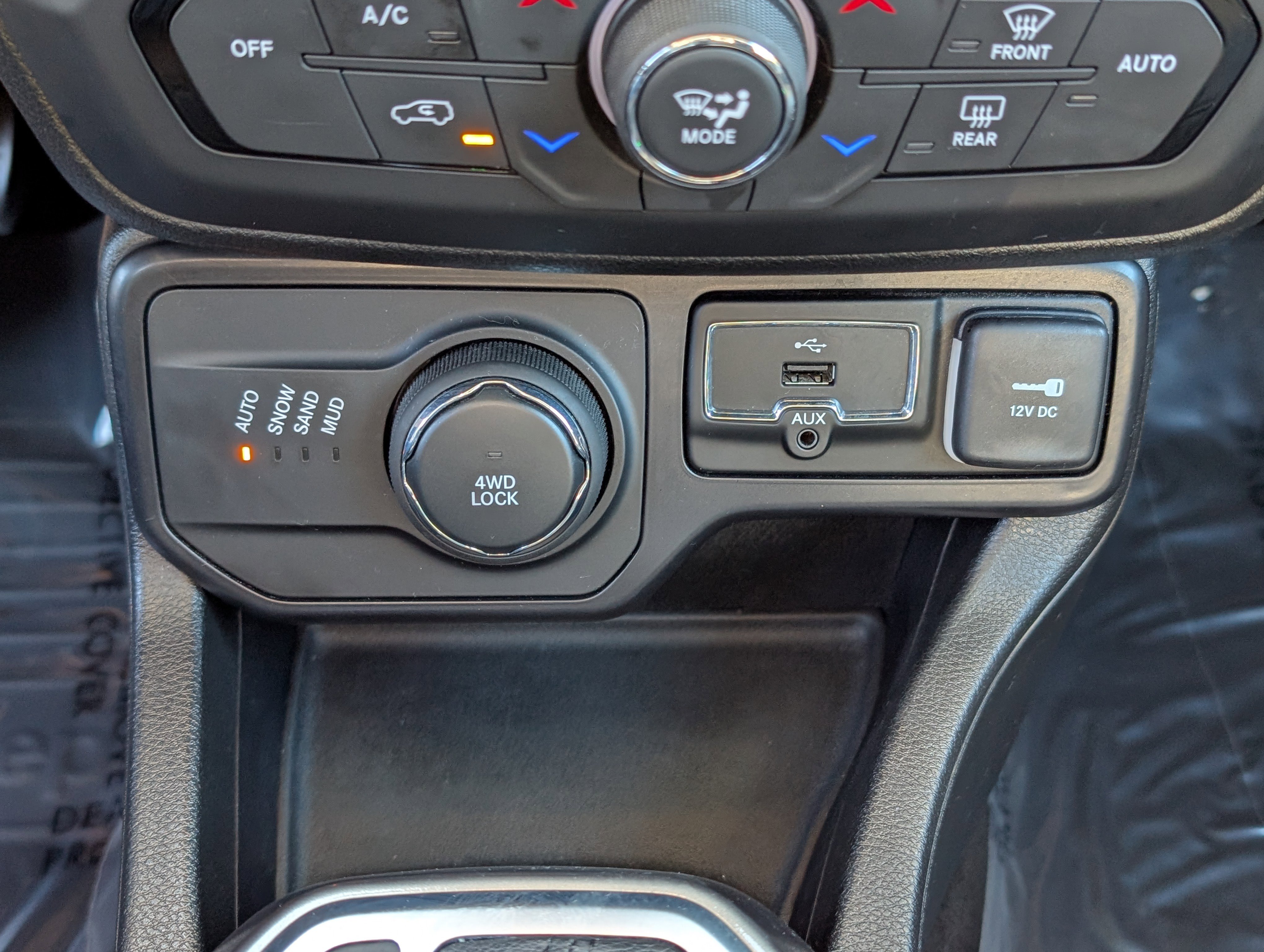 Used 2019 Jeep Renegade Limited w/ UConnect 8.4 Nav Group image 25