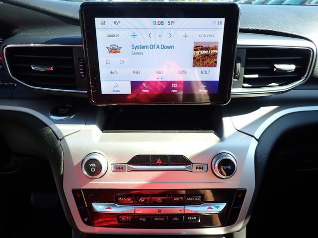 Certified 2022 Ford Explorer XLT w/ Equipment Group 202A image 28