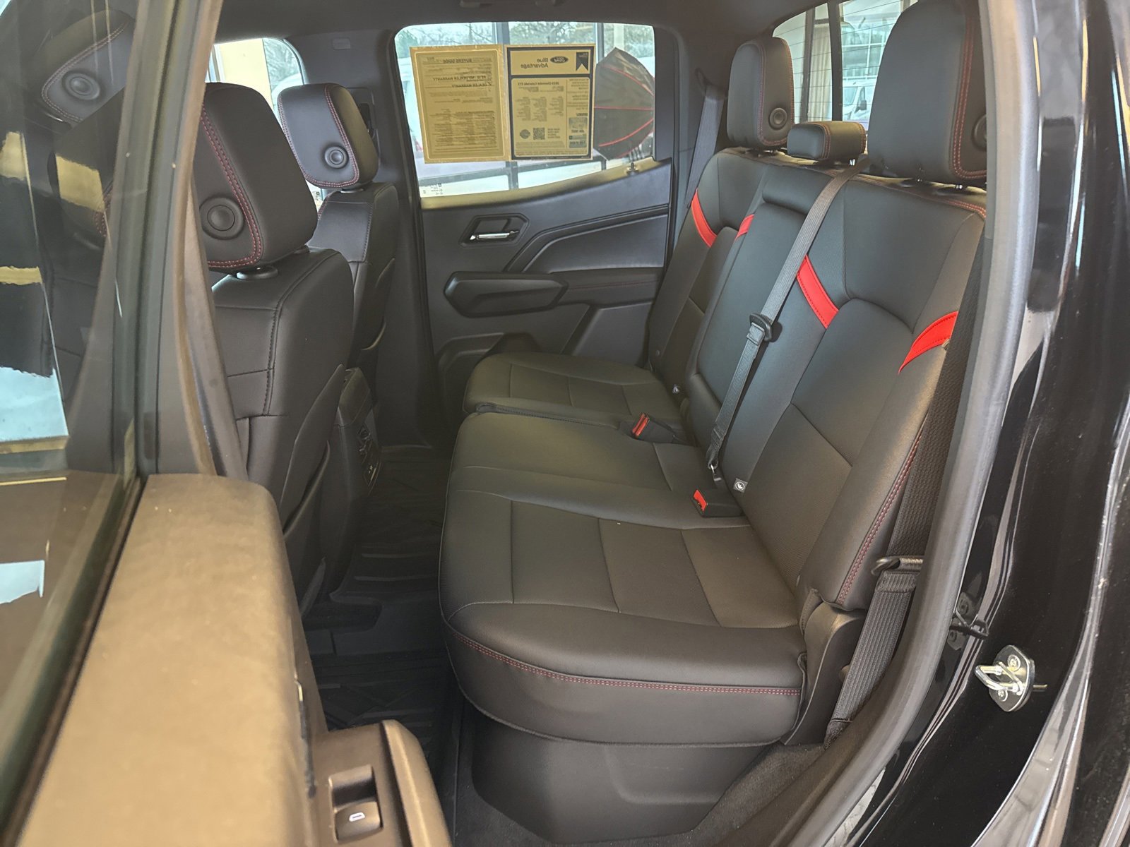 Used 2023 Chevrolet Colorado Z71 w/ Z71 Convenience Package 2 image 15