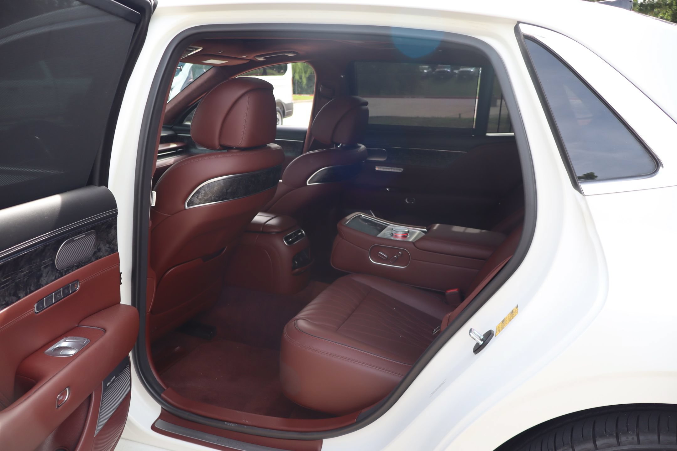 Used 2023 Genesis G90 3.5T AWD/4WD image 30