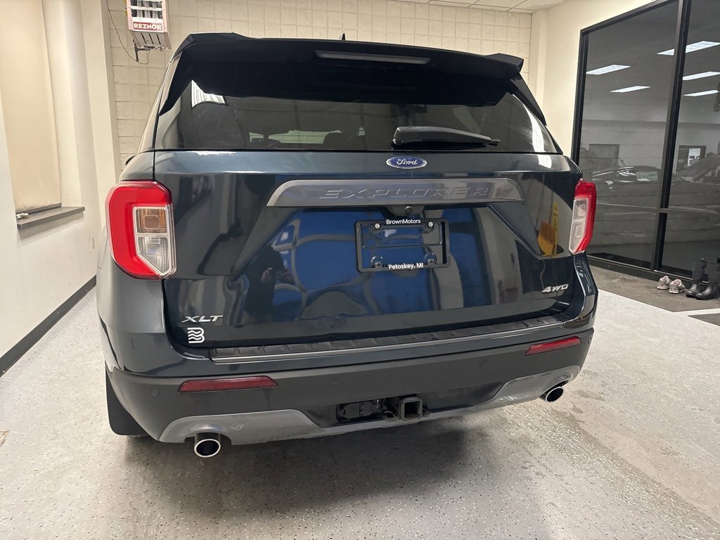 Certified 2023 Ford Explorer XLT w/ Equipment Group 202A image 4