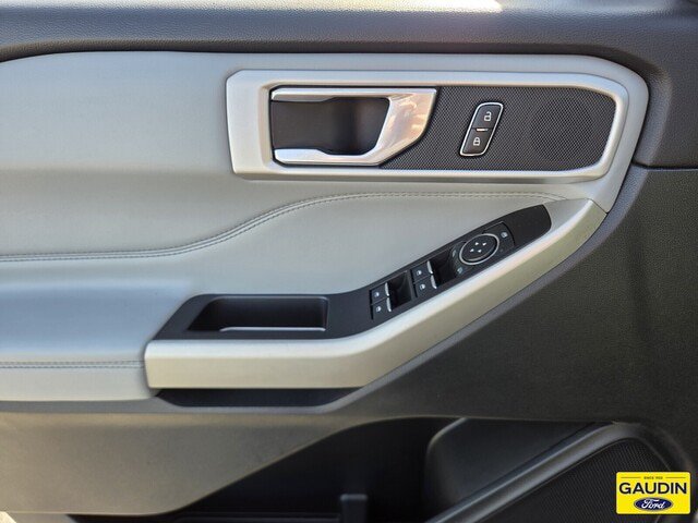 Certified 2021 Ford Explorer XLT w/ Equipment Group 202A RWD image 19