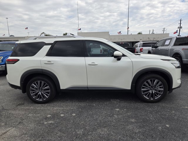 Used 2023 Nissan Pathfinder SL w/ SL Premium Package FWD image 4