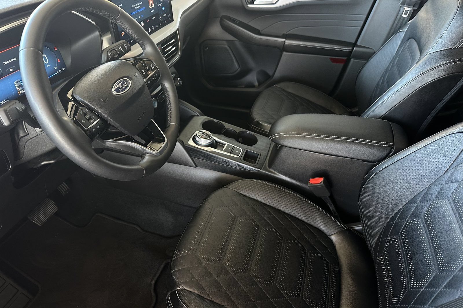 Certified 2023 Ford Escape SE w/ PHEV Premium Package FWD image 9