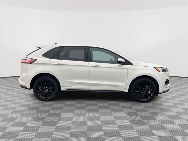 Certified 2024 Ford Edge ST-Line AWD/4WD image 4
