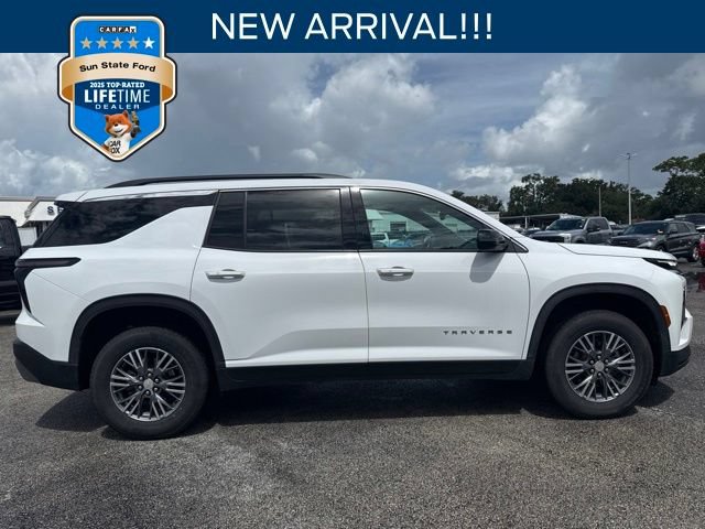 Used 2025 Chevrolet Traverse LT