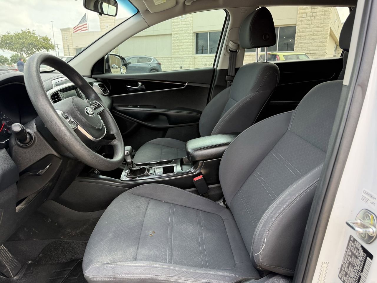 Used 2019 Kia Sorento L FWD image 25