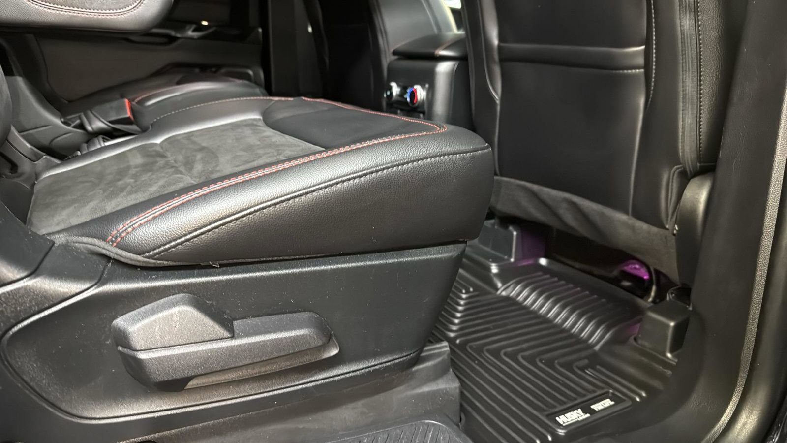 Certified 2023 Ford Explorer ST-Line w/ Class IV Trailer Tow Package image 27