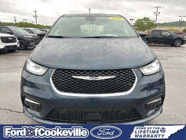 Used 2025 Chrysler Pacifica Select FWD image 9
