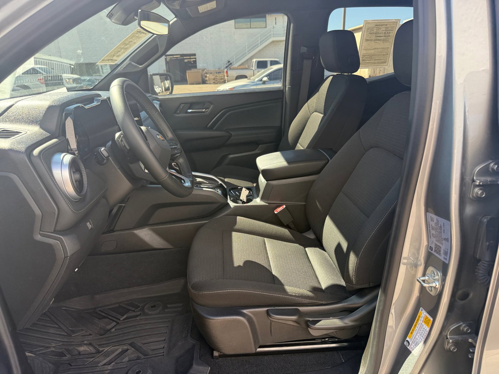 Used 2024 Chevrolet Colorado LT w/ LT Convenience Package image 12