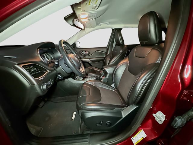 Used 2019 Jeep Cherokee Latitude Plus w/ Comfort/Convenience Group image 20