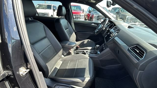Used 2020 Volkswagen Tiguan SE R-Line AWD/4WD image 11