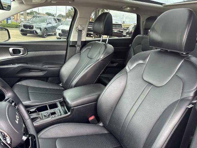 Used 2025 Kia Sorento EX w/ Panoramic Sunroof Package FWD image 18
