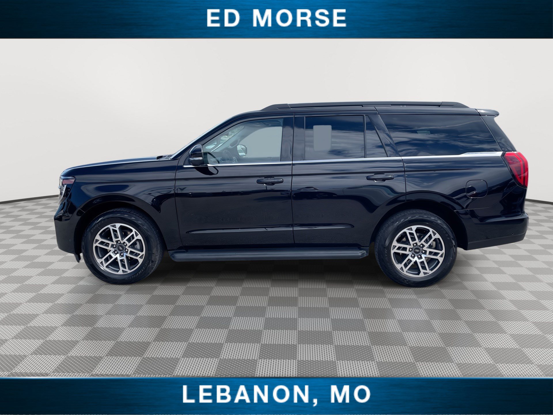 Certified 2025 Ford Expedition Active AWD/4WD image 5