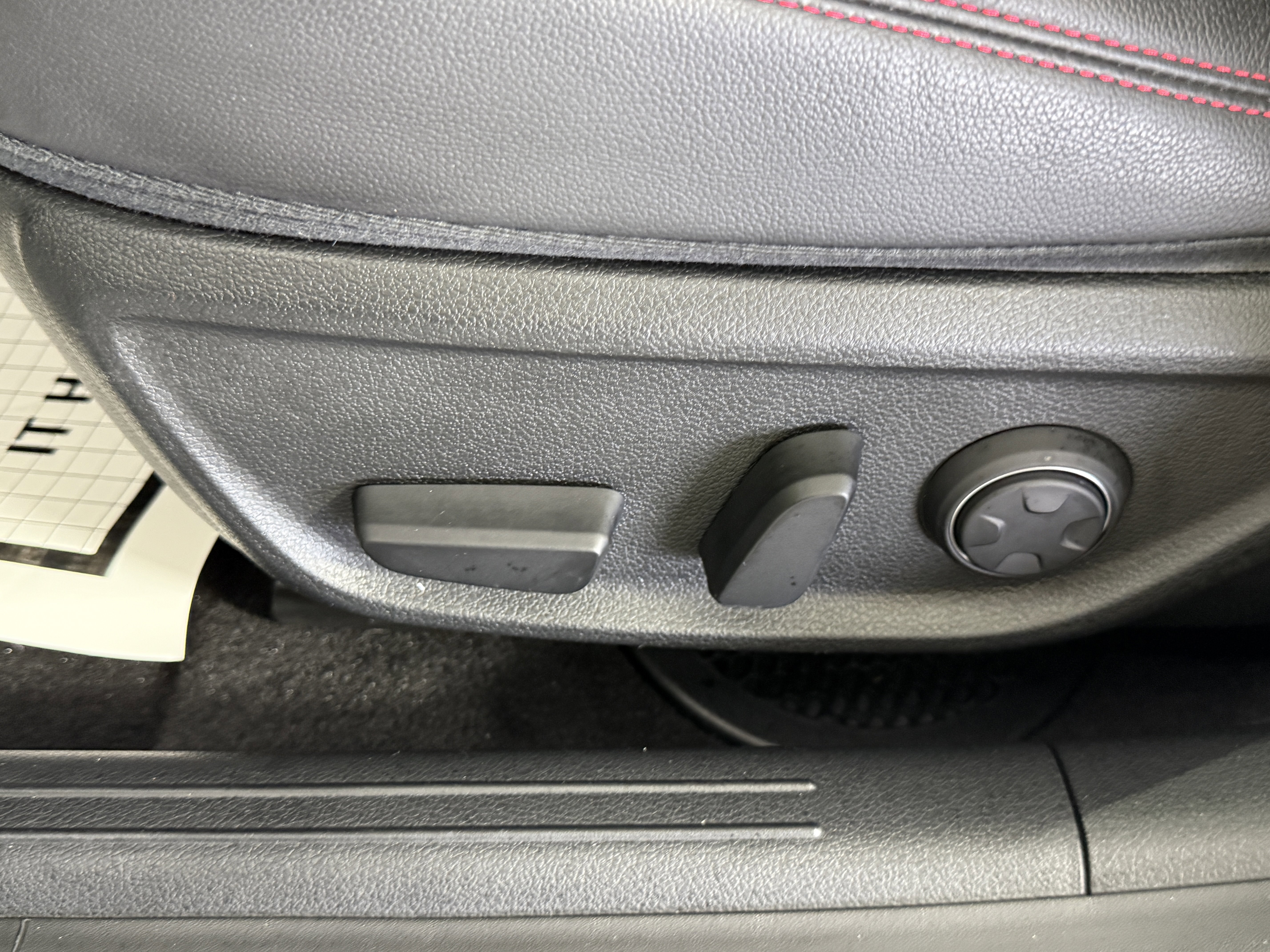 Used 2023 Genesis G70 2.0T w/ Sport Prestige Package image 17