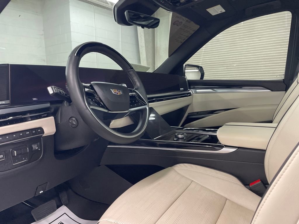 Used 2025 Cadillac Escalade Sport w/ Touring Package image 6