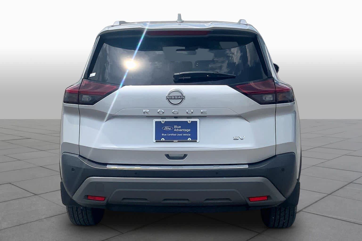 Used 2023 Nissan Rogue SV w/ SV Premium Package FWD image 5