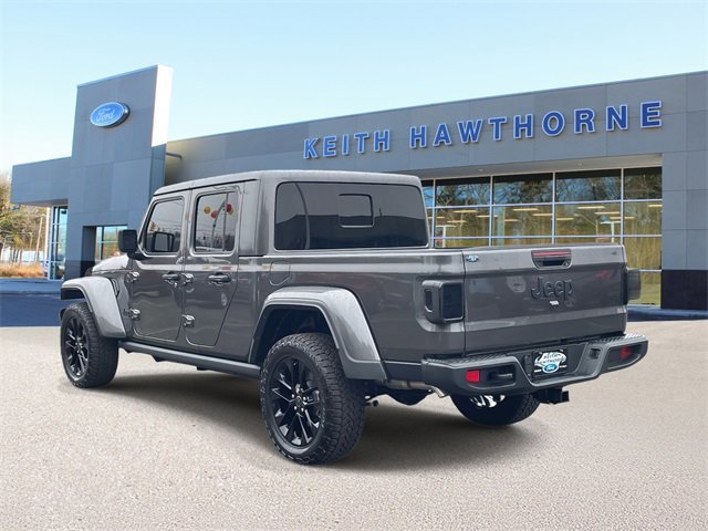 Used 2025 Jeep Gladiator Sport image 2