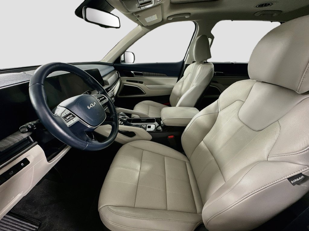 Used 2024 Kia Telluride EX w/ EX Captain's Chair Package AWD/4WD image 22