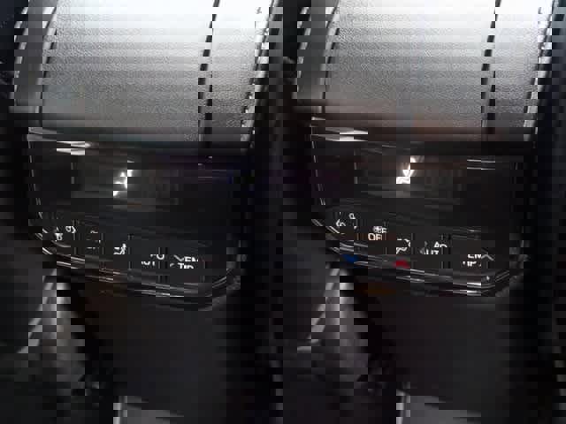 Used 2022 Toyota Highlander XLE image 15