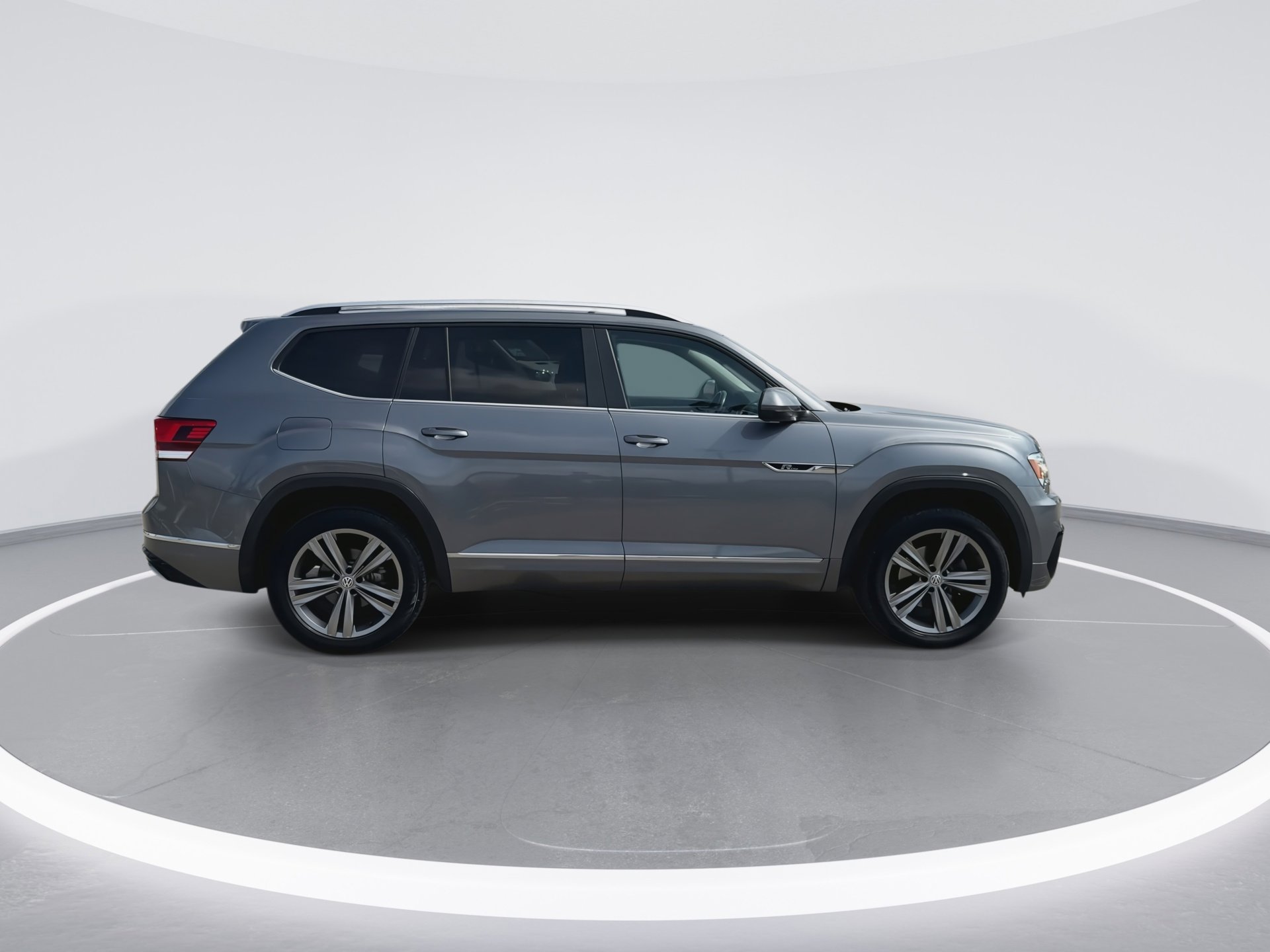 Used 2019 Volkswagen Atlas SEL R-Line image 9