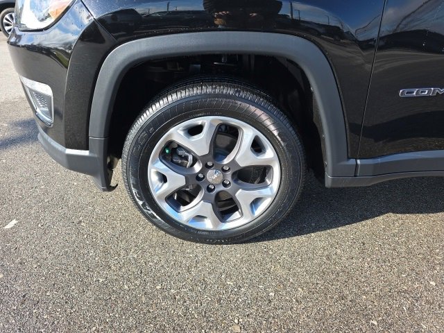 Used 2018 Jeep Compass Limited w/ Navigation Group image 9