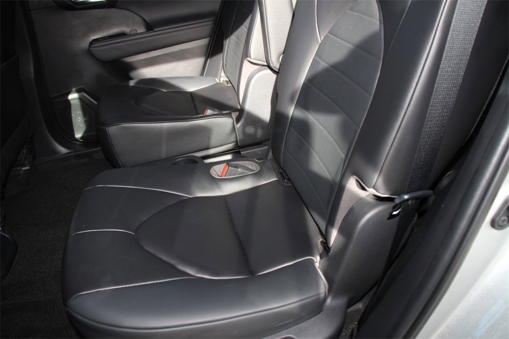 Used 2023 Toyota Highlander XLE image 21