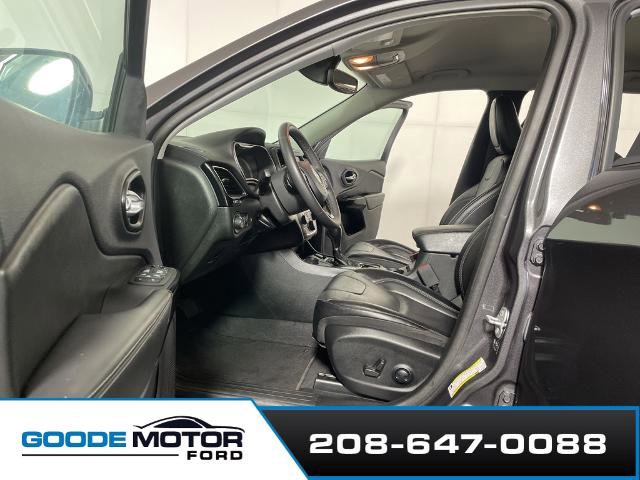 Used 2023 Jeep Cherokee Altitude Lux image 9