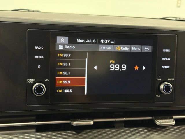 Used 2023 Kia Carnival LX FWD image 26