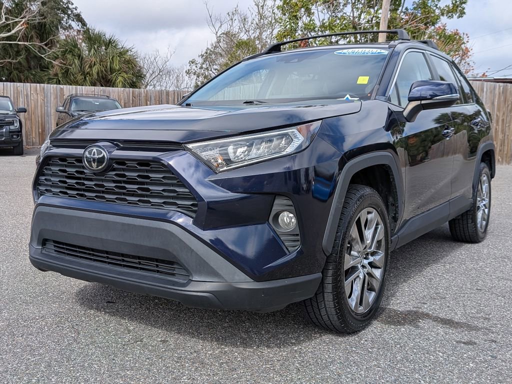 Used 2021 Toyota RAV4 XLE Premium image 2