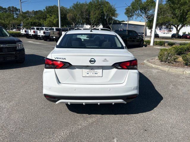 Used 2022 Nissan Versa S FWD image 5