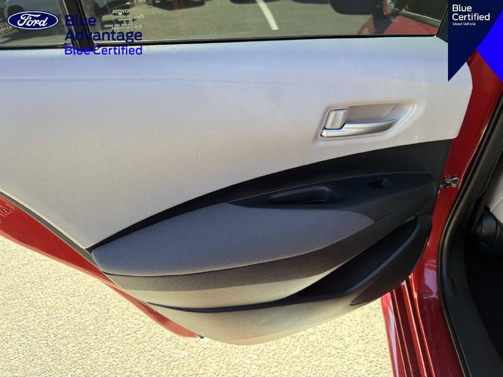 Used 2021 Toyota Corolla LE w/ Carpet Mat Package (TMS) FWD image 12
