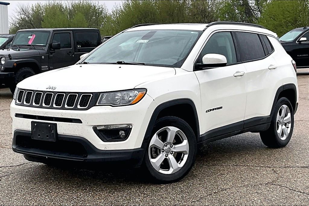 Used 2018 Jeep Compass Latitude w/ Popular Equipment Group AWD/4WD image 2
