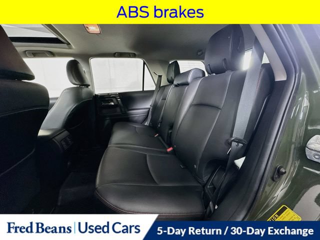 Used 2022 Toyota 4Runner TRD Off-Road Premium AWD/4WD image 32