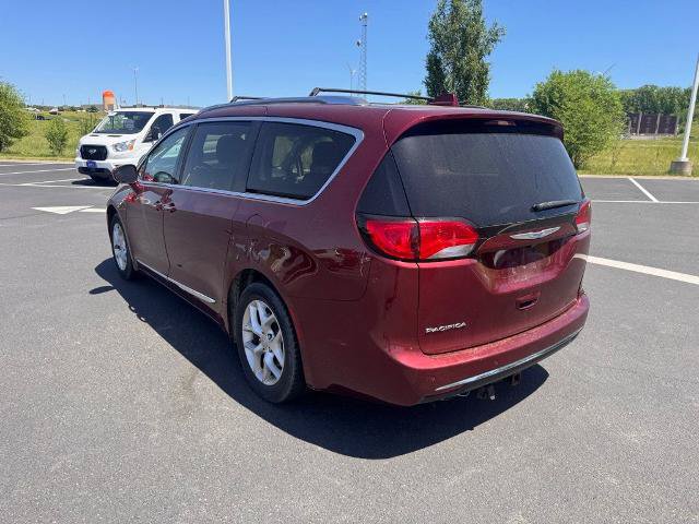 Used 2018 Chrysler Pacifica Touring-L w/ Tire & Wheel Group FWD image 5