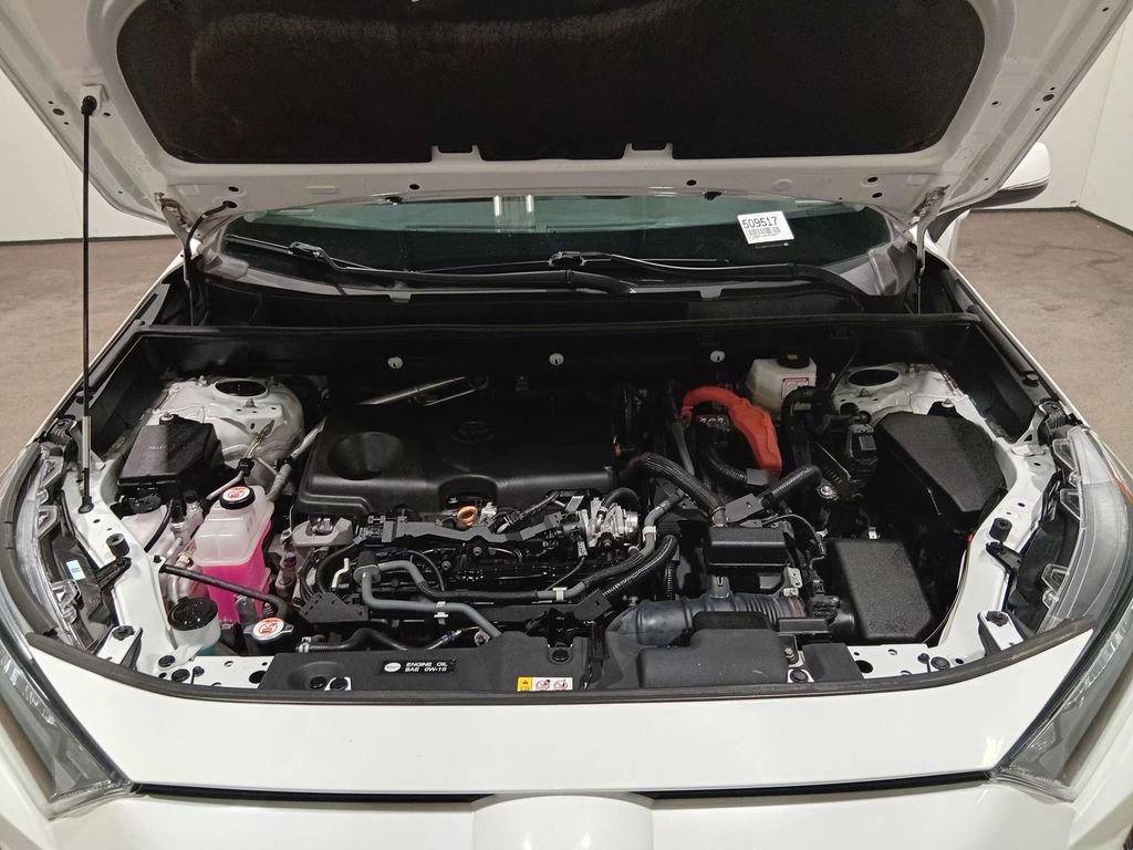 Used 2022 Toyota RAV4 LE AWD/4WD image 10