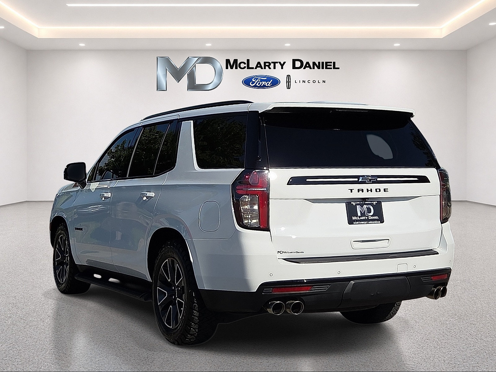 Used 2023 Chevrolet Tahoe Z71 w/ Z71 Off-Road Package AWD/4WD image 4