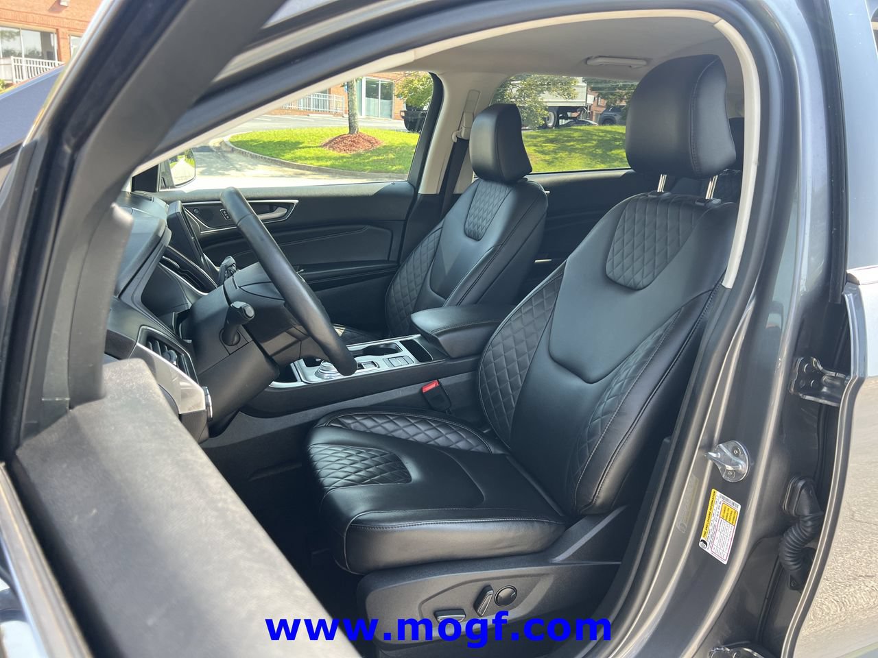 Certified 2024 Ford Edge Titanium AWD/4WD image 19