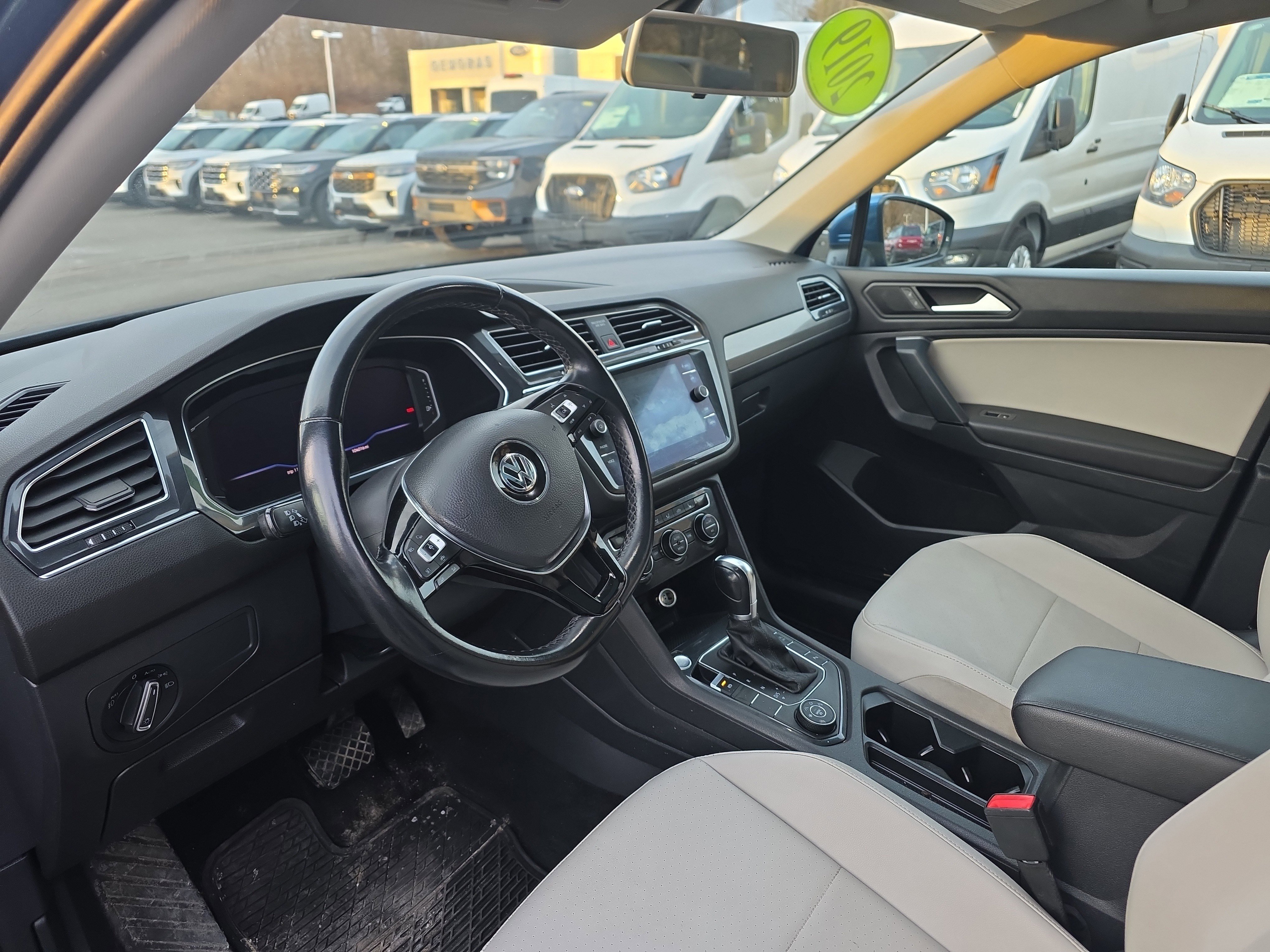 Used 2019 Volkswagen Tiguan SEL w/ 3rd Row Seat Package image 31