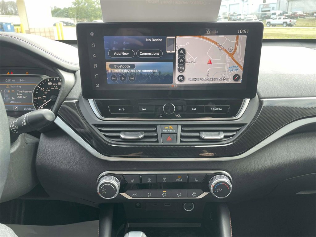 Used 2023 Nissan Altima 2.5 SR w/ SR Premium Package image 22