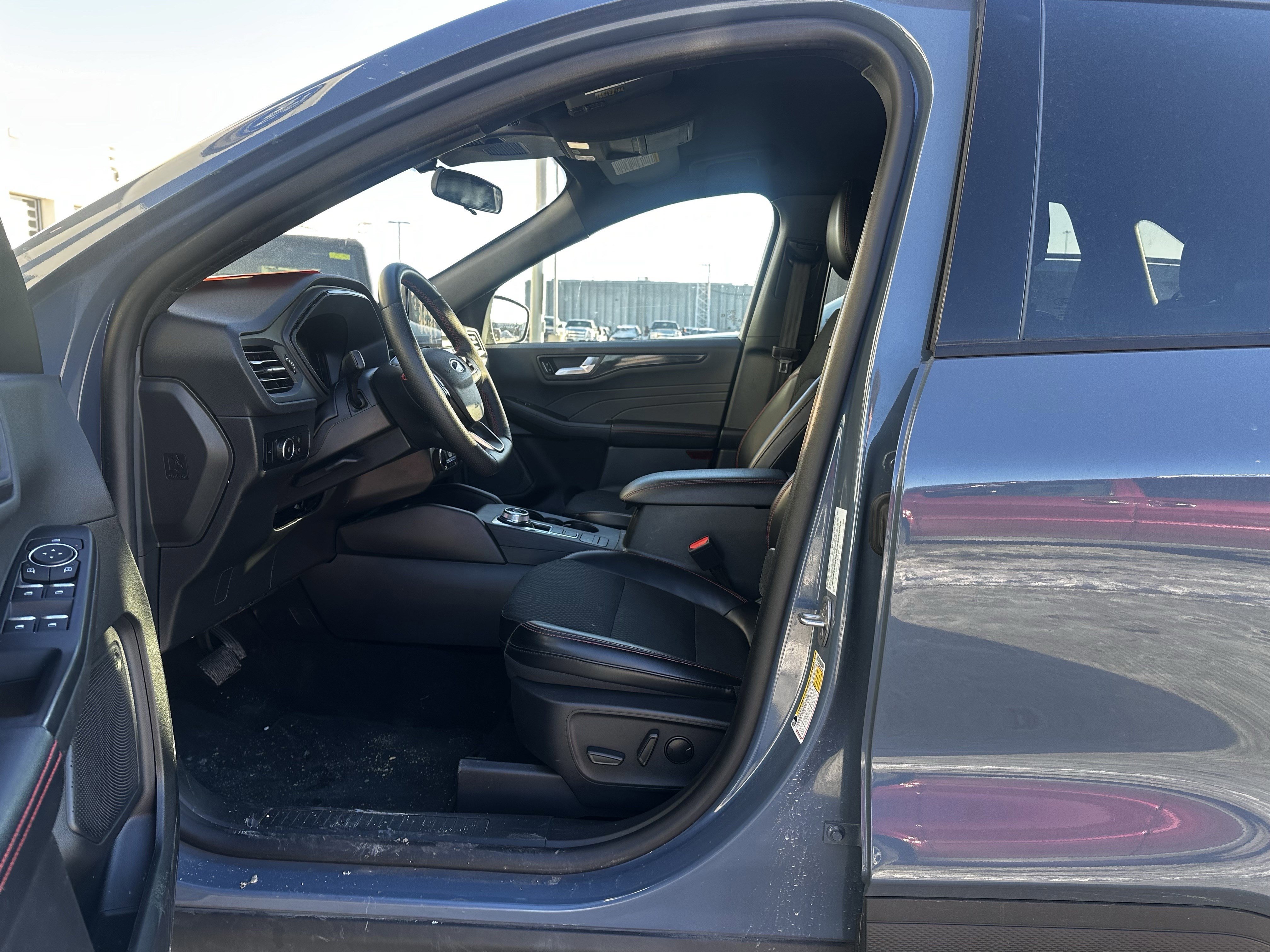 Certified 2025 Ford Escape ST-Line Select image 7