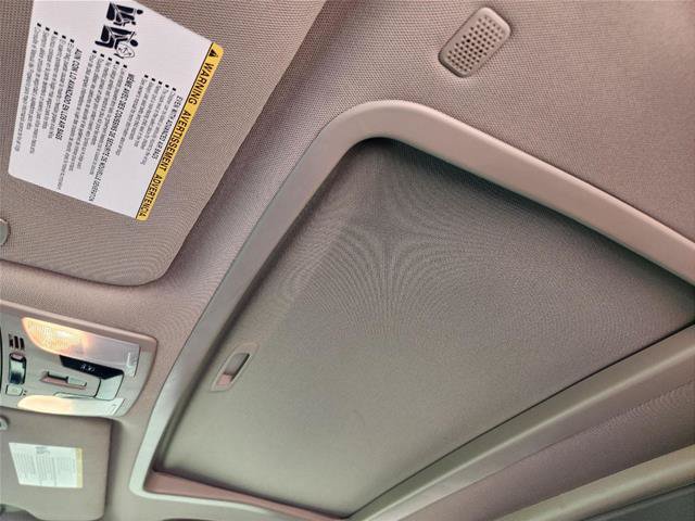 Used 2020 Toyota Sienna XLE Premium FWD image 25