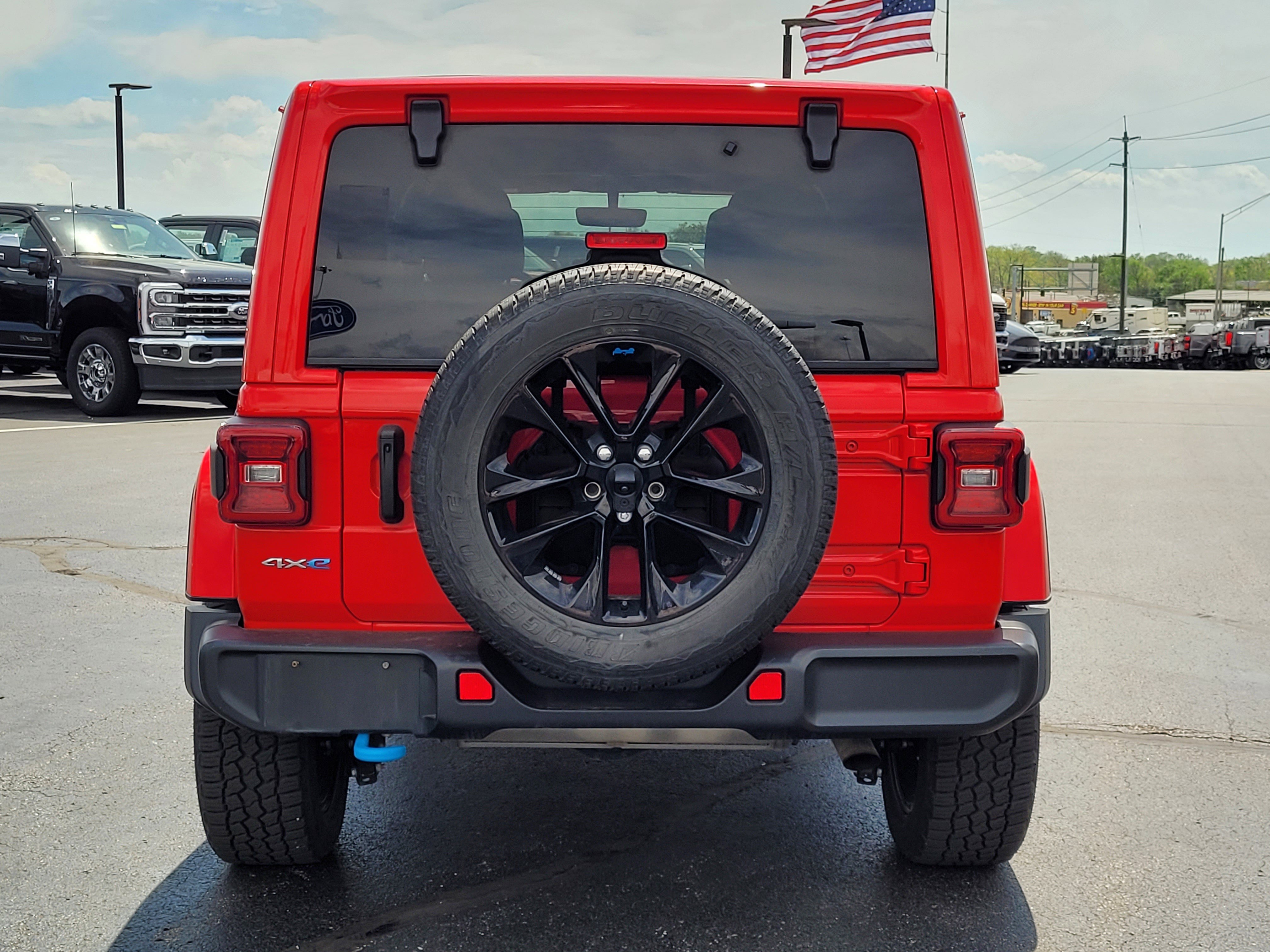 Used 2022 Jeep Wrangler Unlimited Sahara w/ Cold Weather Group AWD/4WD image 5